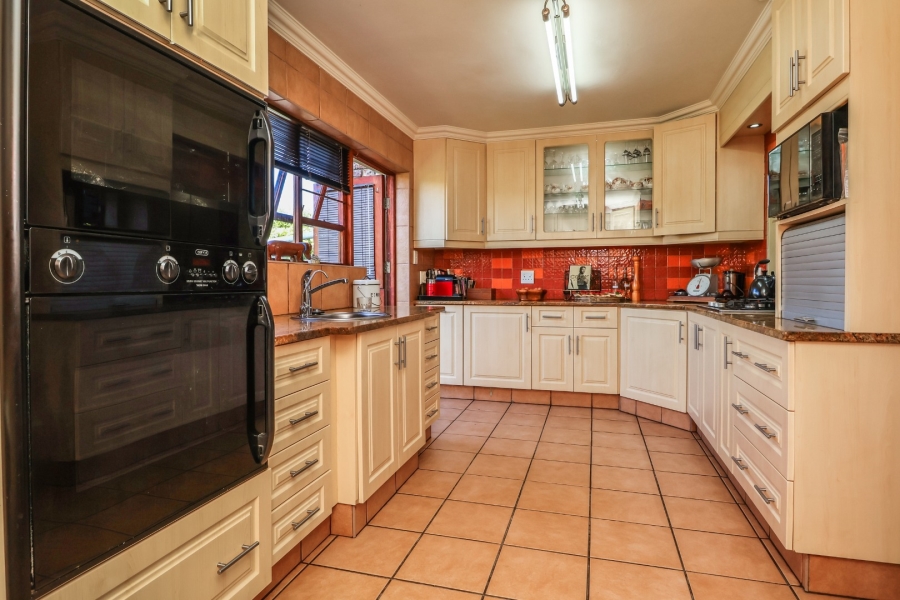 4 Bedroom Property for Sale in Groenvallei Western Cape